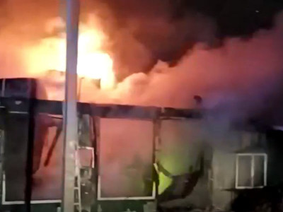 blaze destroys two houses in murree