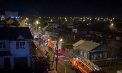 two pilots killed as russian fighter jet crashes into siberian home
