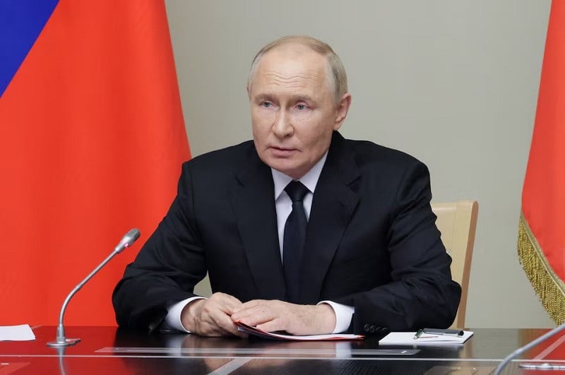 russia s president vladimir putin chairs a meeting with members of the security council at a residence outside moscow russia on august 16 2024 photo reuters