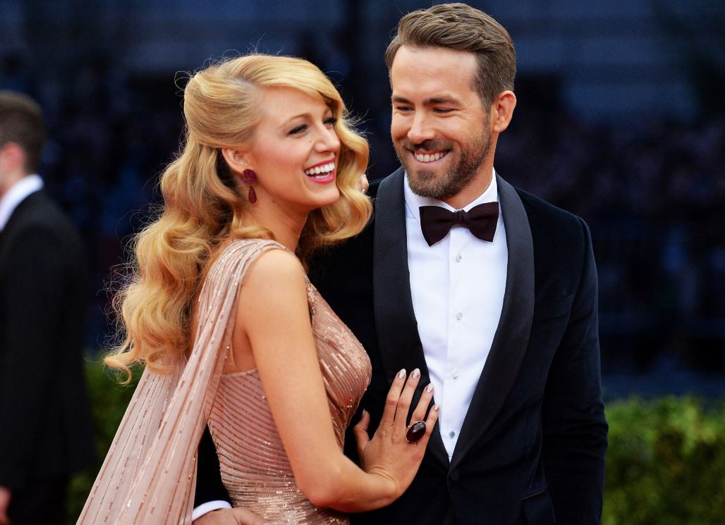 ryan reynolds blake lively apologise for plantation wedding