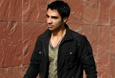 salman butt s lawyer withdraws from spot fixing case