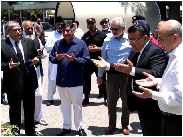 sc judges pray together after planting trees on june 2 2023 photo screengrab sc judges pray together after planting trees on june 2 2023 photo screengrab