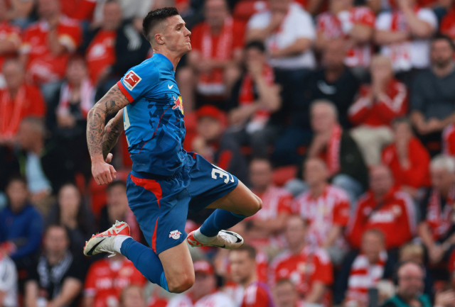 sesko uncomfortable with haaland comparisons