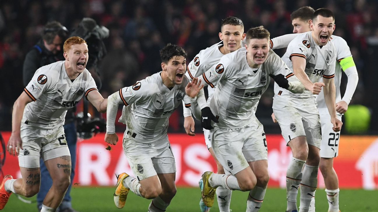 Shakhtar celebrate Europa League victory
