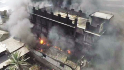 chemical warehouse goes up in smoke in karachi chemical warehouse goes up in smoke in karachi