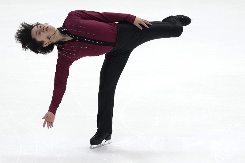 Photo of Japanese skaters dominate Grand Prix final