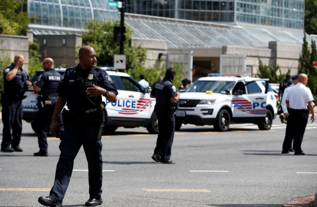 man claiming to have bomb near us capitol surrenders to police man claiming to have bomb near us capitol surrenders to police