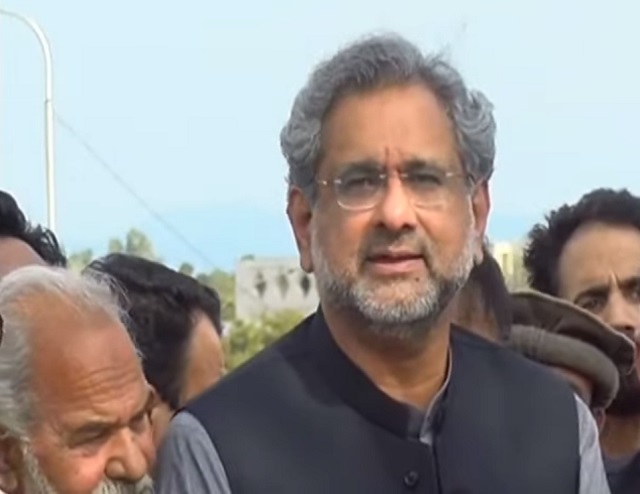 pml n leader shahid khaqan abbasi talking to media persons in islamabad on march 12 2021 screengrab