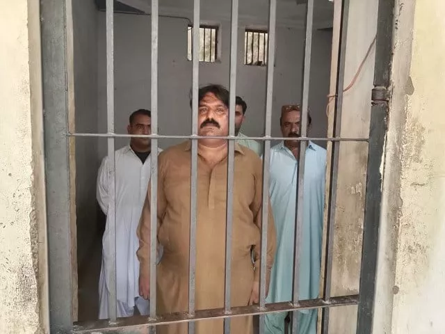 sindh police personnel arrested for extorting cricketer sindh police personnel arrested for extorting cricketer