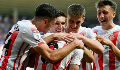 sunderland struggling to recapture glories