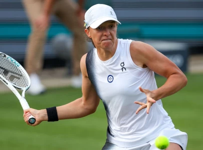 swiatek looks ahead to wimbledon with opening win