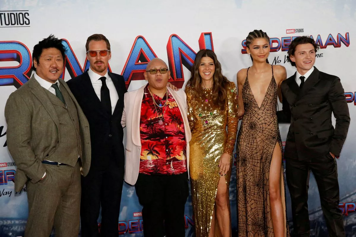 cast members benedict wong benedict cumberbatch jacob batalon marisa tomei zendaya and tom holland pose for a photograph as they attend the premiere for the film spider man no way home in los angeles california reuters mario anzuoni cast members benedict wong benedict cumberbatch jacob batalon marisa tomei zendaya and tom holland pose for a photograph as they attend the premiere for the film spider man no way home in los angeles california reuters mario anzuoni
