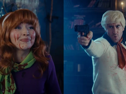 snl jake gyllenhaal and sabrina carpenter appear bloody in snl skit swifties have thoughts snl jake gyllenhaal and sabrina carpenter appear bloody in snl skit swifties have thoughts