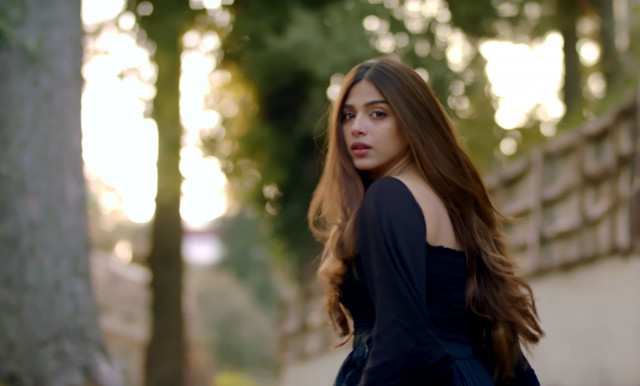 watch sajjad ali releases latest single qarar starring sonya hussyn