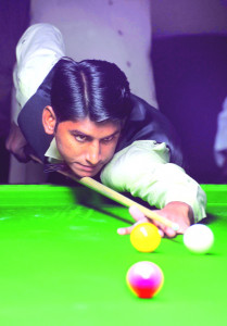 sajjad survives scare to stay in contention