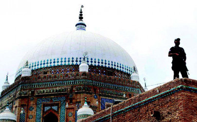 police official arrested for aiding sakhi sarwar blast mastermind