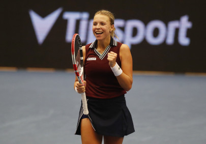 greek sakkari boosts chances of making wta finals cut