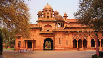 some aitchisonians may not be back on time