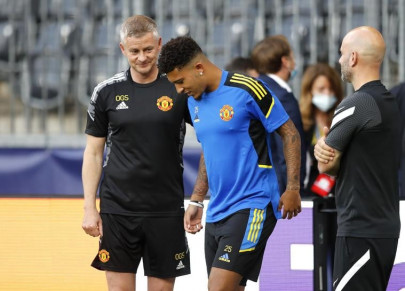 man utd s solskjaer defends sancho