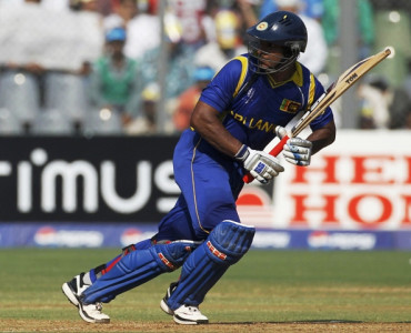 hobbling murali leads sri lanka to victory hobbling murali leads sri lanka to victory