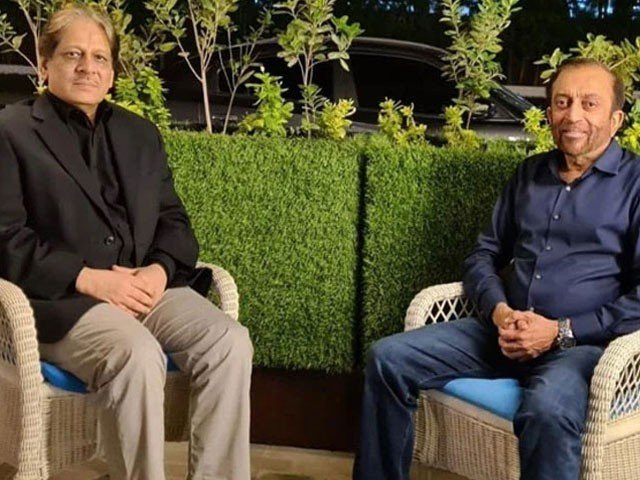 former muttahida qaumi movement mqm convener dr farooq sattar and ex governor sindh dr ishrat ul ebad khan pictured during their meeting in dubai on saturday photo express