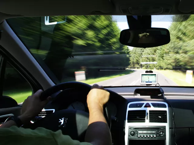 men more likely to overrule navigation systems than women men more likely to overrule navigation systems than women