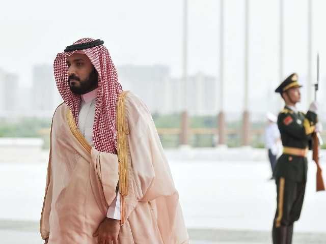 Photo of Saudi crown prince not attending Arab summit on doctors' advice