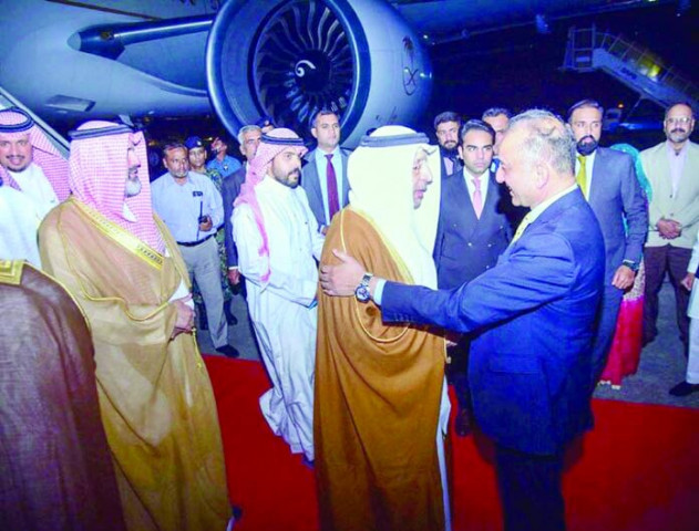 saudi delegation led by investment minister khalid bin abdulaziz is warmly received upon arrival at the airport in islamabad on october 9 2024 photo app saudi delegation led by investment minister khalid bin abdulaziz is warmly received upon arrival at the airport in islamabad on october 9 2024 photo app