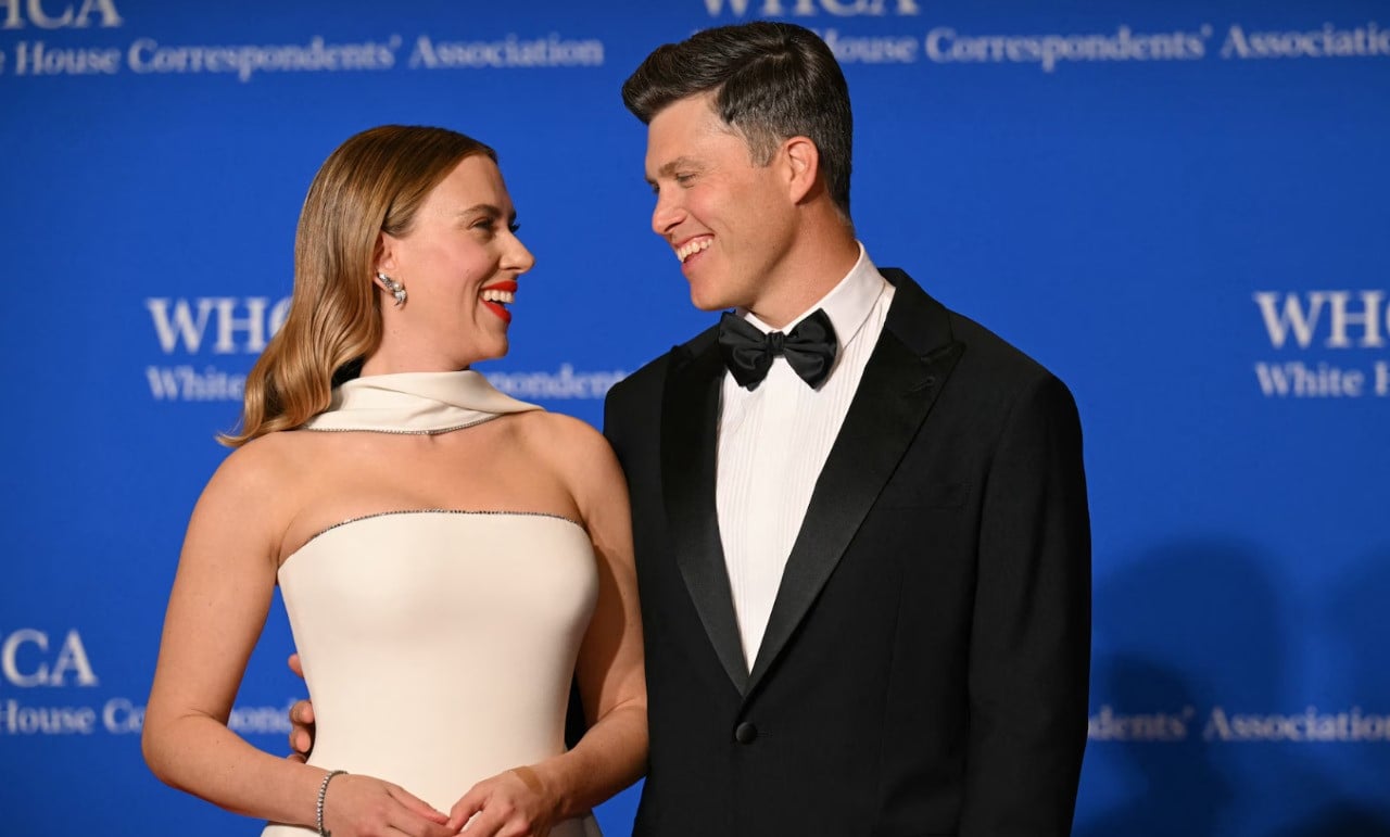 scarlett johansson and colin jost at the 2024 white house correspondents dinner courtesy getty images
