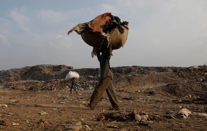 scavengers in india risk health to sift coronavirus debris scavengers in india risk health to sift coronavirus debris