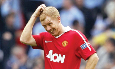 football ferguson optimistic scholes will stay