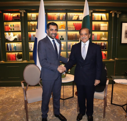 scottish first minister humza yousaf calls on prime minister shehbaz sharif in london photo express scottish first minister humza yousaf calls on prime minister shehbaz sharif in london photo express