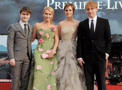 jk rowling tells harry potter actors daniel radcliffe and emma watson to save their apologies jk rowling tells harry potter actors daniel radcliffe and emma watson to save their apologies
