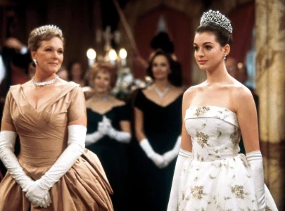 anne hathaway hints at princess diaries 3 release anne hathaway hints at princess diaries 3 release