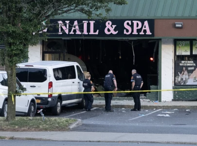 minivan hits new york nail salon resulting in 4 deaths and 9 injuries minivan hits new york nail salon resulting in 4 deaths and 9 injuries