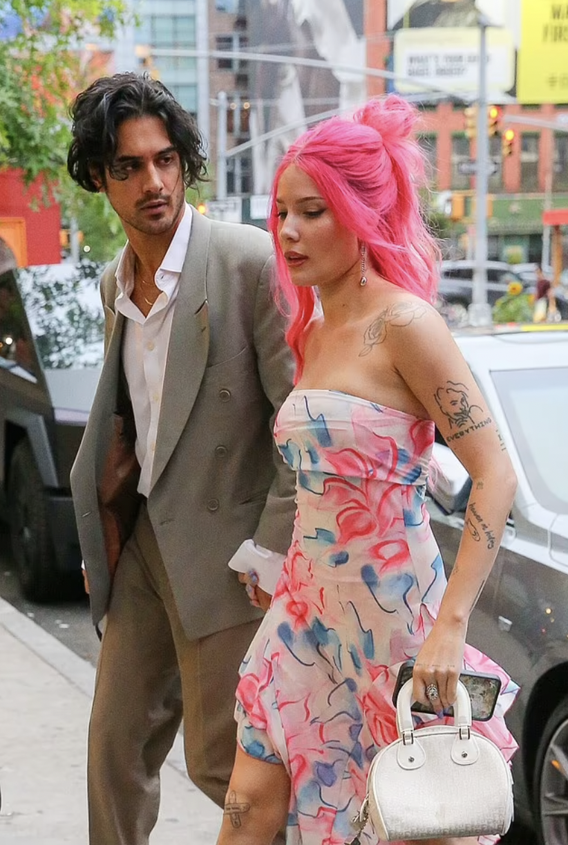Avan Jogia Shirtloos 2024 Avan Jogia