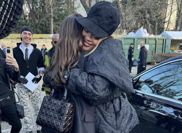 natalie portman says rihanna helped her cope with divorce after adorable paris fashion week moment