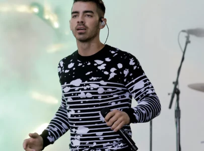 joe jonas shuts down speculation after backstage video goes viral joe jonas shuts down speculation after backstage video goes viral