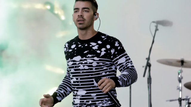 joe jonas makes fun of jonas brother s purity rings in tiktok video joe jonas makes fun of jonas brother s purity rings in tiktok video