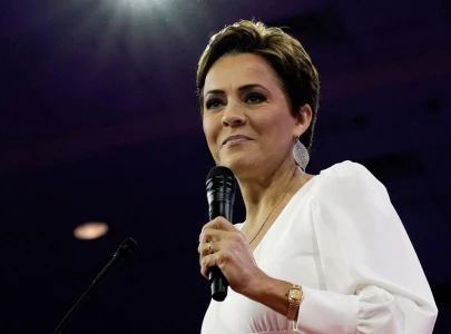 kari lake criticizes tim walz s stolen valor after campaigning with faux vietnam vet steve slaton