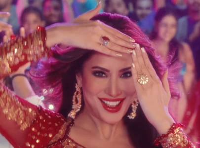 gori tera jhumka brings out fair skinned maidens of pakistani imagination with weak dance moves