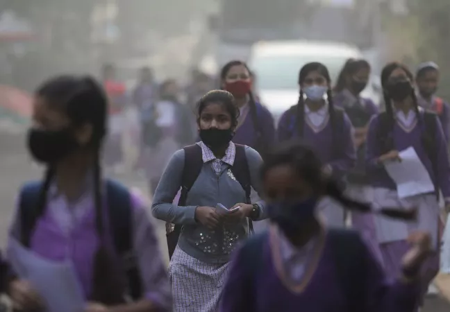 india s delhi wrestles with hazardous air pollution primary schools shut india s delhi wrestles with hazardous air pollution primary schools shut
