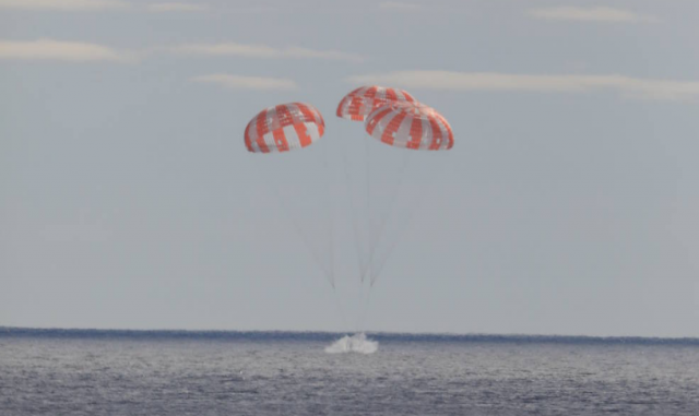 nasa s orion capsule returns to earth capping artemis i flight around moon nasa s orion capsule returns to earth capping artemis i flight around moon