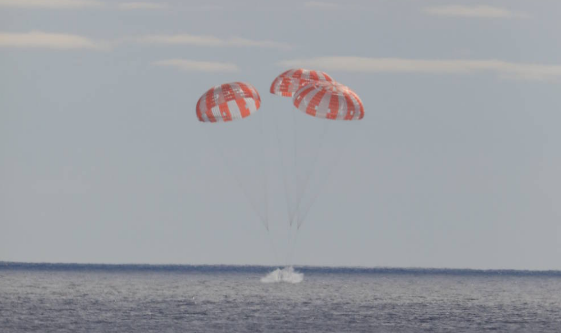 Orion returns to Earth, capping Artemis I flight around moon