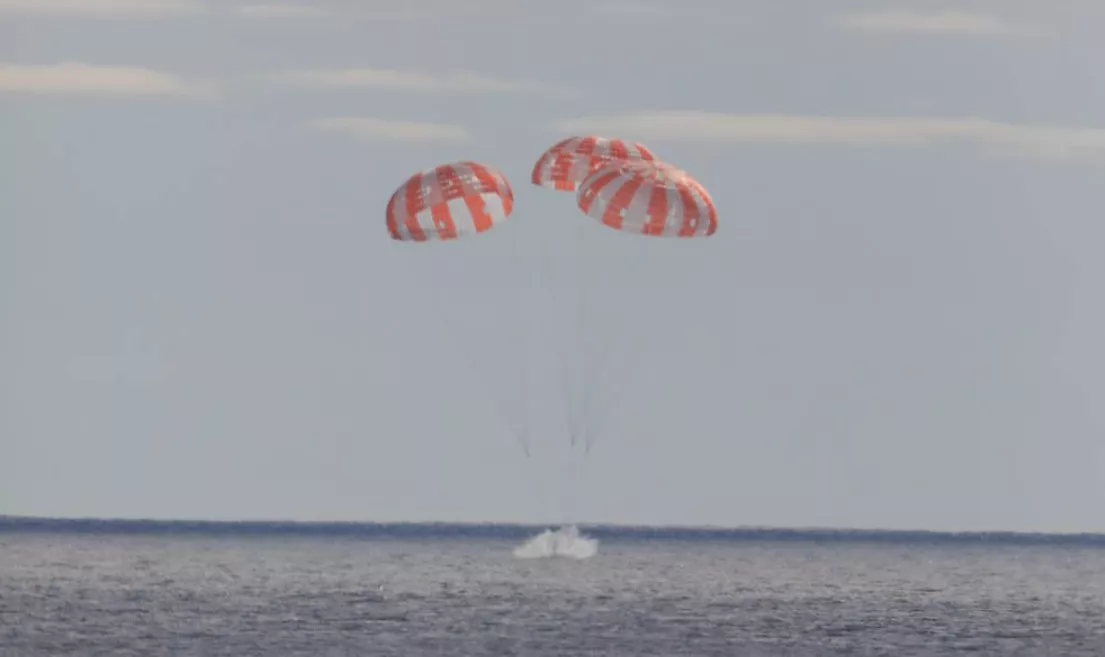 nasa s orion capsule returns to earth capping artemis i flight around moon nasa s orion capsule returns to earth capping artemis i flight around moon