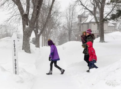massive snowstorm closes schools grounds flights in us heartland massive snowstorm closes schools grounds flights in us heartland