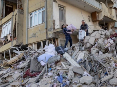 turkey steps up rebuilding plans as quake toll nears 50 000 turkey steps up rebuilding plans as quake toll nears 50 000