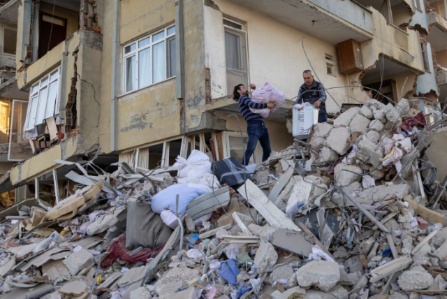 turkey steps up rebuilding plans as quake toll nears 50 000 turkey steps up rebuilding plans as quake toll nears 50 000