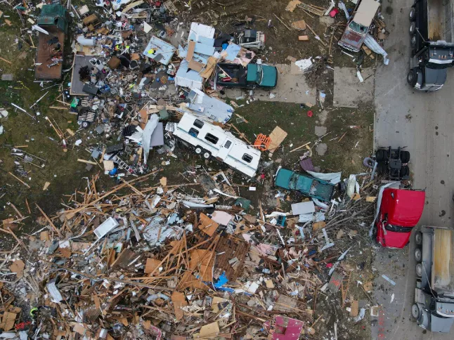 destroyed and damaged homes are seen on the southern side of the city the day after a tornado hit sullivan indiana u s april 1 2023 photo reuters jon cherry destroyed and damaged homes are seen on the southern side of the city the day after a tornado hit sullivan indiana u s april 1 2023 photo reuters jon cherry