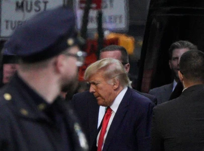 trump arrives at new york courthouse to face criminal charges